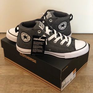 Chuck Taylor Street Mid SZ 9 men/SZ 11 women
